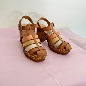 Korks Willow Beige Floral Platform Sandals Sz 6